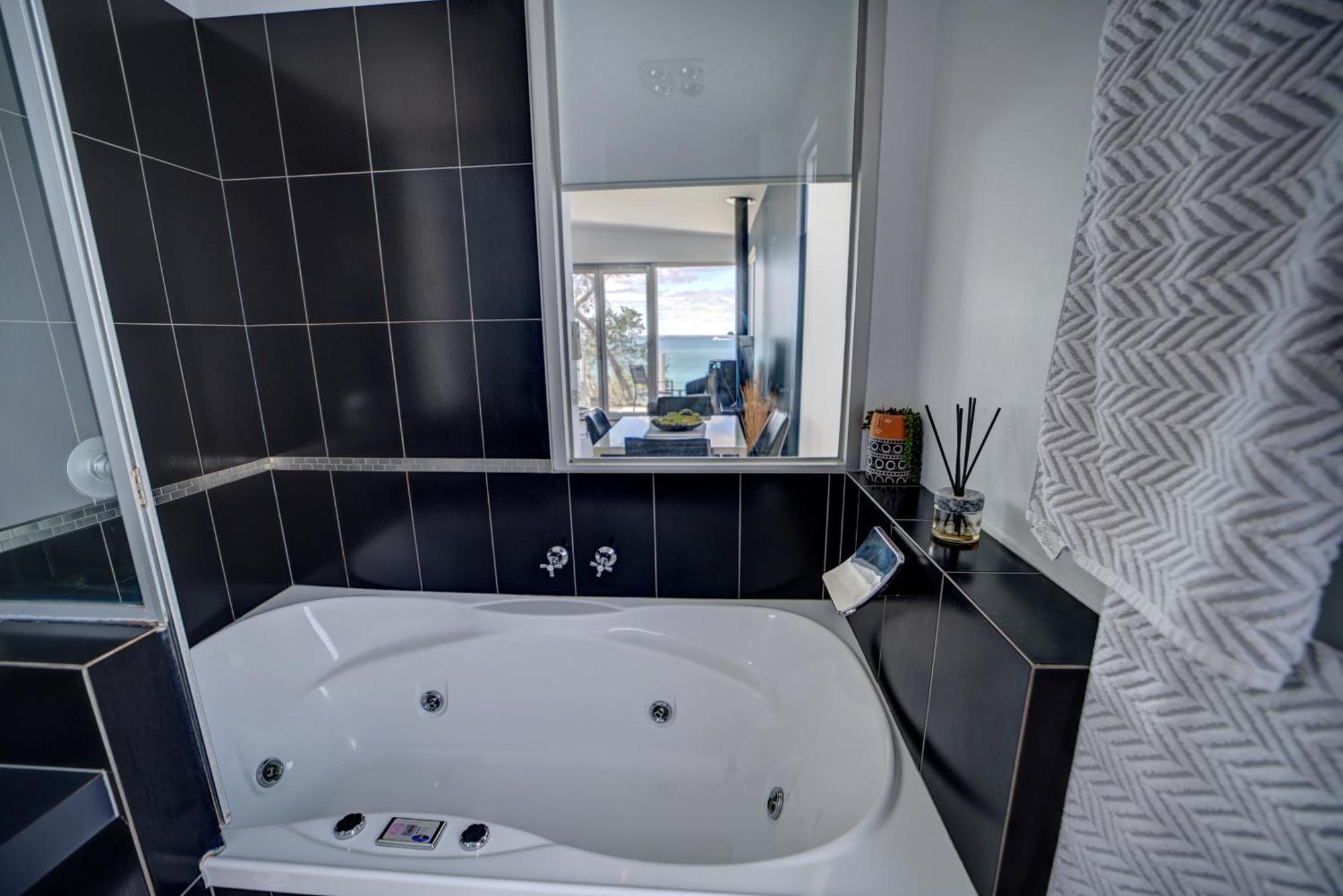 Battery Cove Beach Front Apartment Порт Феъри Екстериор снимка